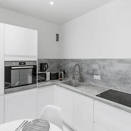 Le Paradis Hoche - Centre - Terrace - Quiet - Ac Apartment Cannes